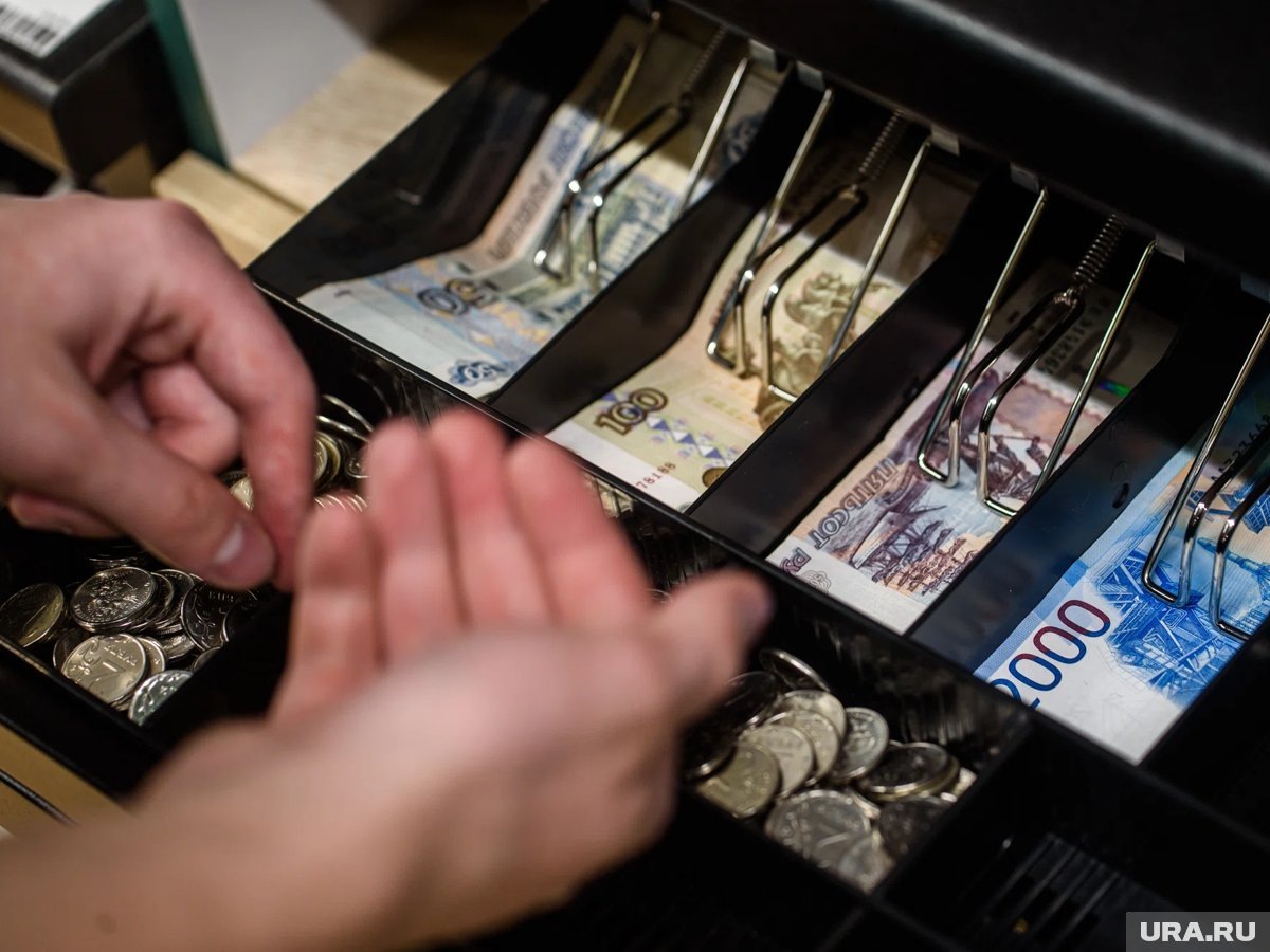     Во время новогодних праздников сотрудники тюменских алкомаркетов будут работать без выходных