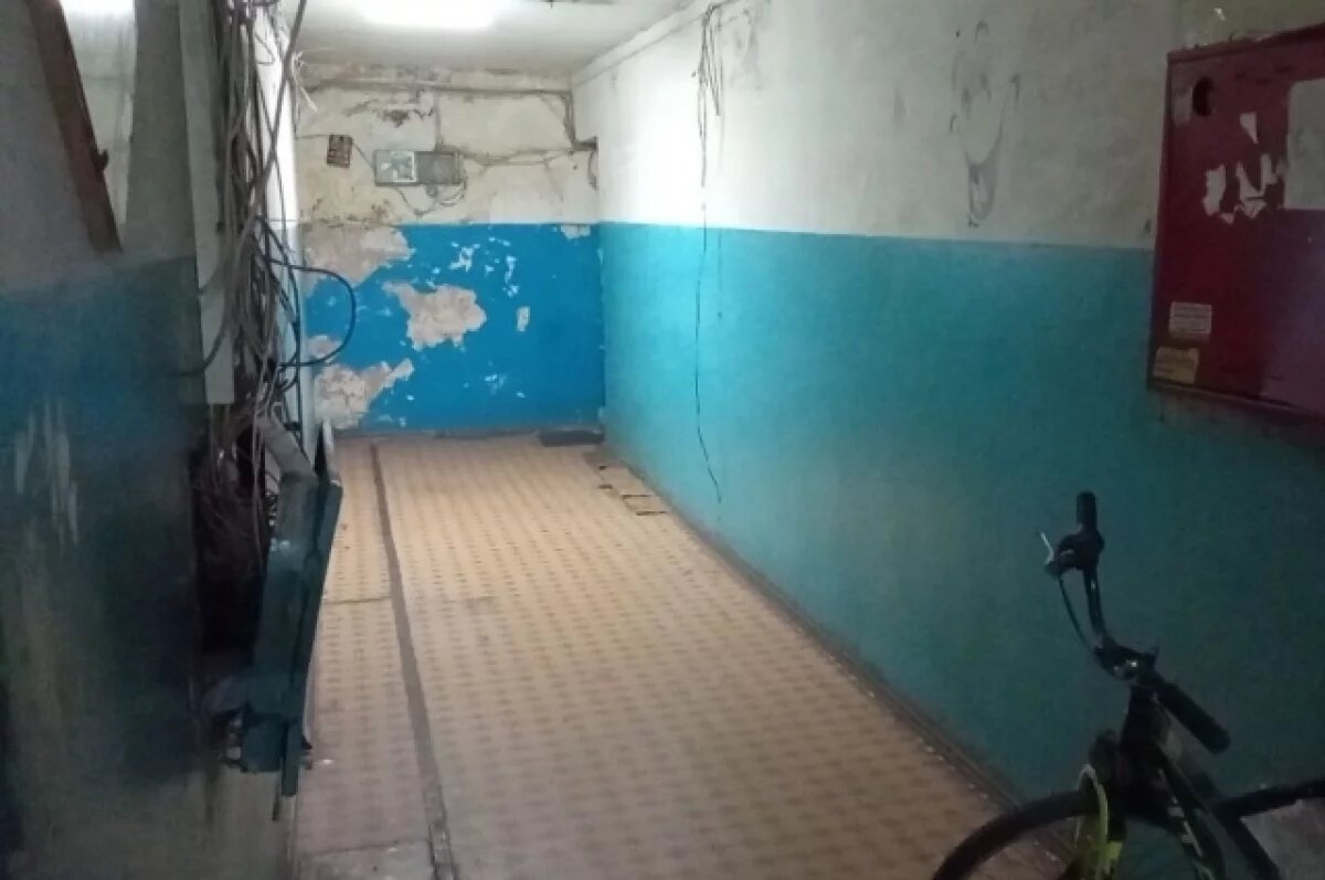    Сосед сказал про мать и сына, найденных мертвыми в квартире в Красноярске