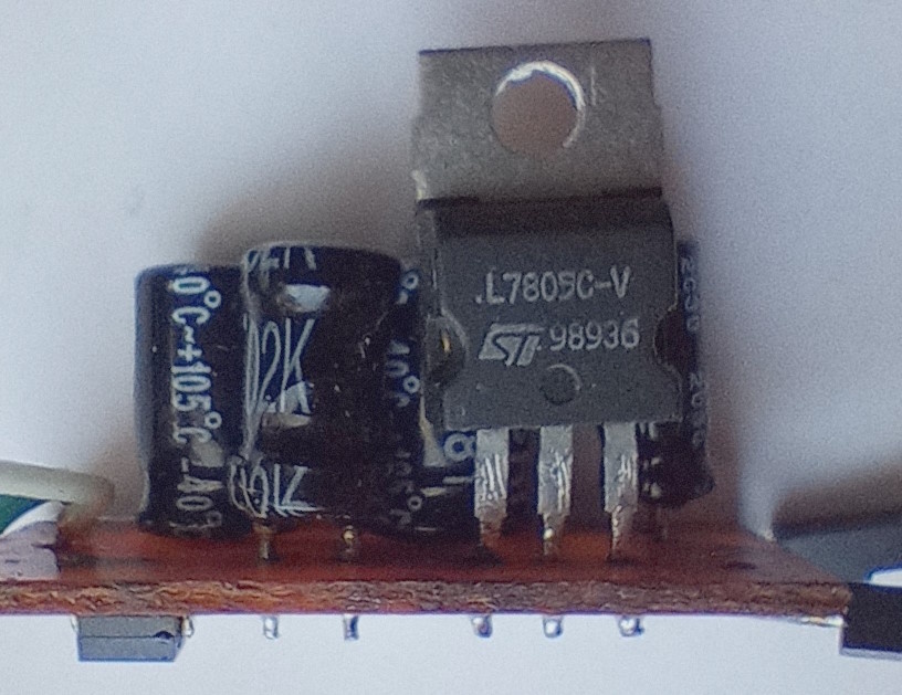 Преобразователь 15В-5В. Точнее 35В-5В