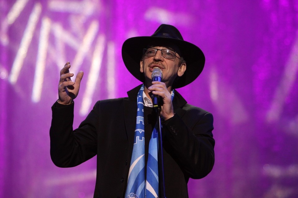    Футболисты пожелали Боярскому крепкого здоровья и поблагодарили за поддержку. Александр ГЛУЗ