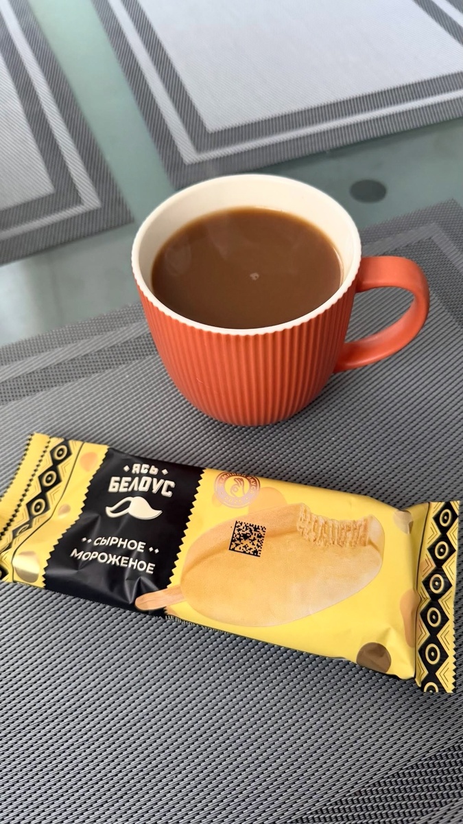 Мозг получает от клеток сигнал SOS: «Энергии нет!». И командует: «Срочно поесть!»