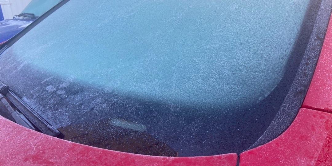 4 пшика на лобовое - лед тает как под палящим солнцем: хватит на всю зиму