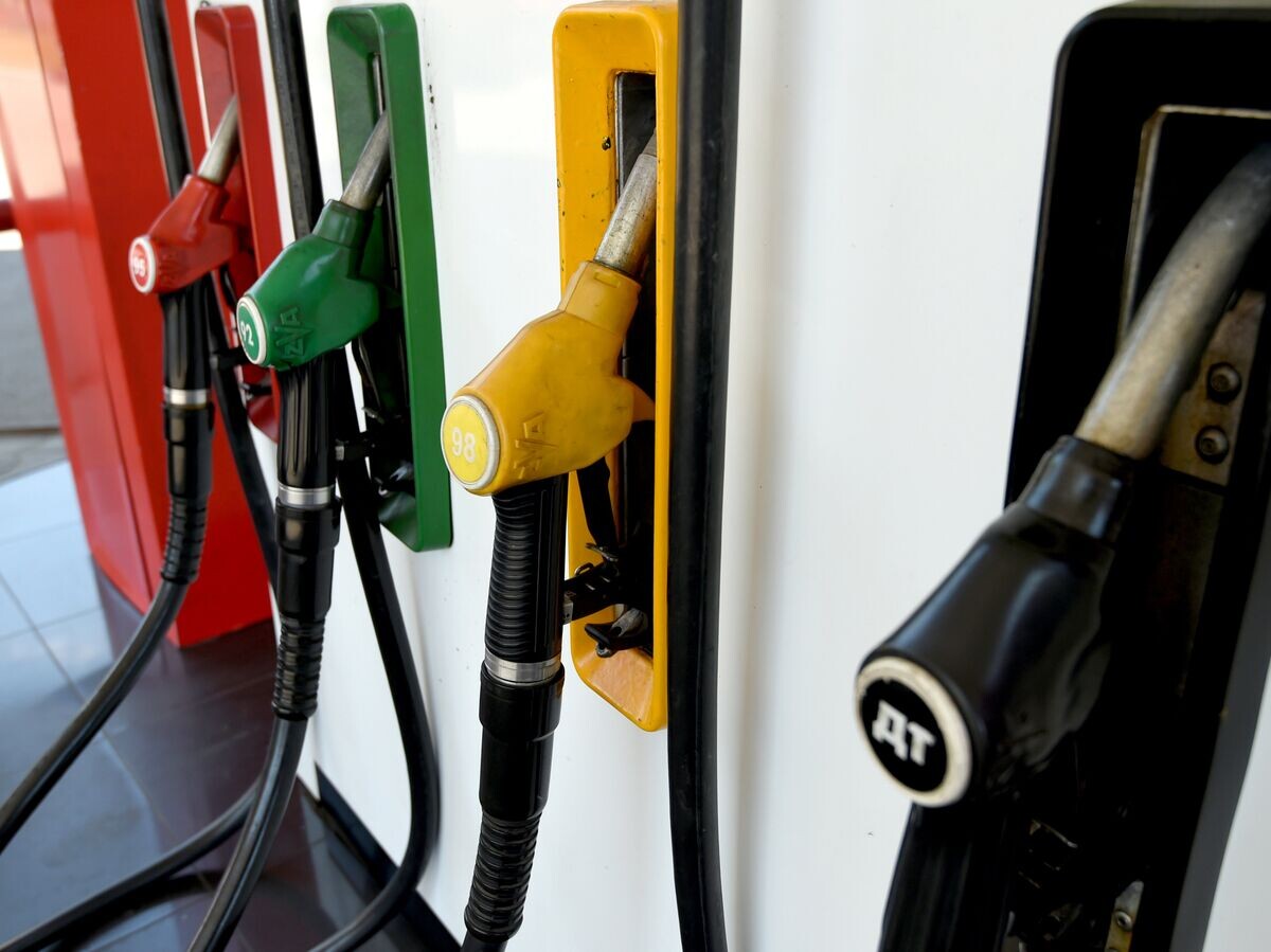    Бензоколонка автозаправочной станции | © РИА Новости / Алексей Сазонов