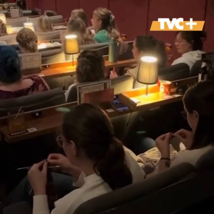 Во время просмотра фильма можно заниматься своими делами.