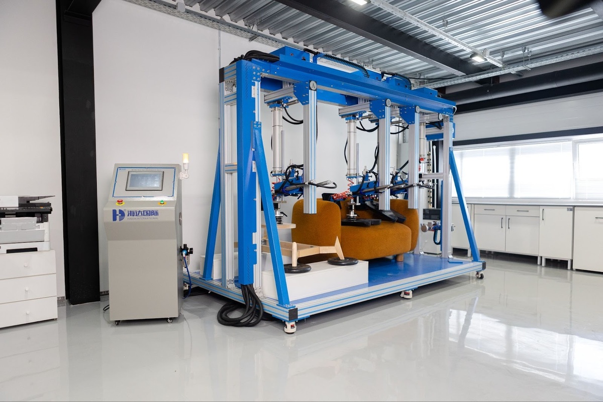 Фото с производства divan.ru