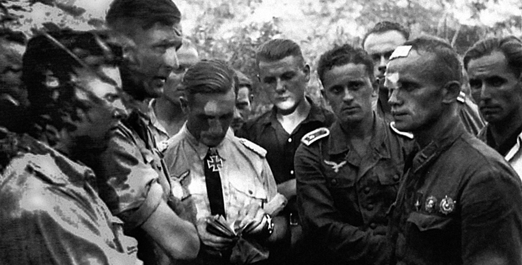 Считался мертвым 40 лет, пока фото не всплыло в США: почему перед ним склонили головы немецкие асы