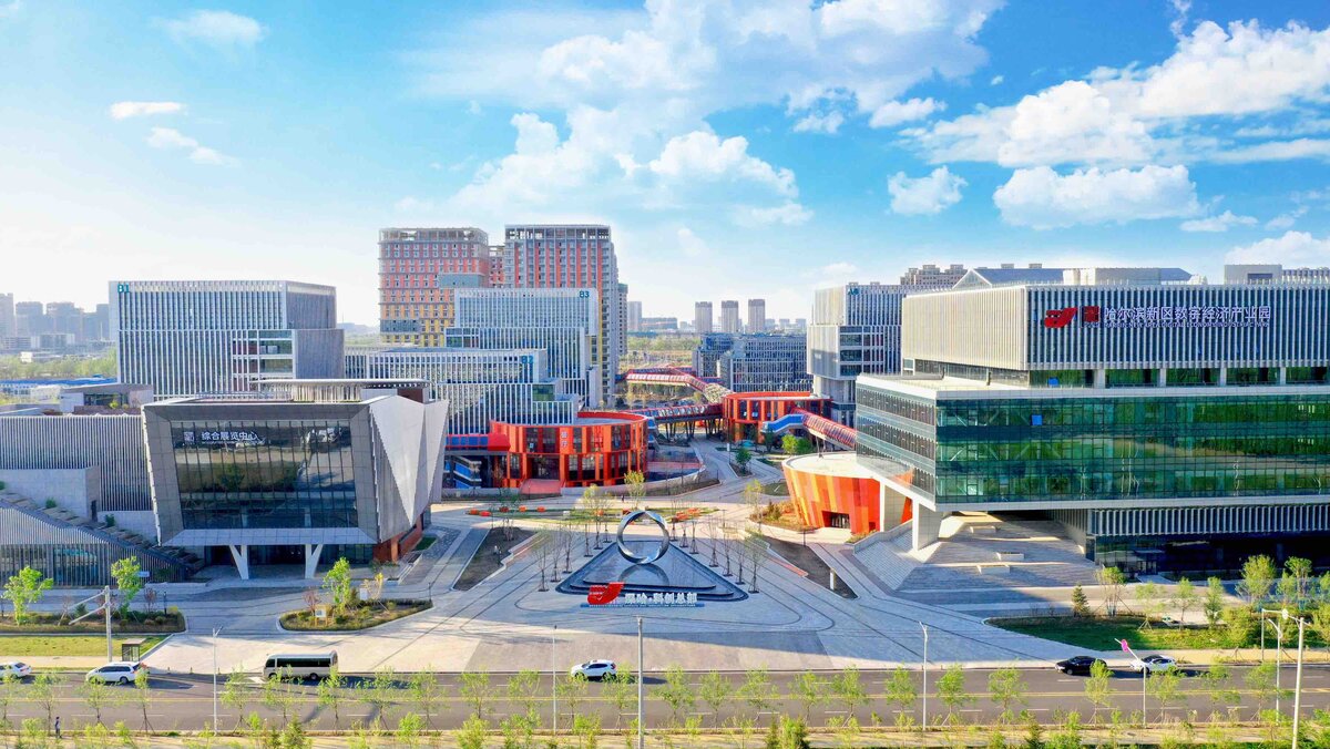  📷    «Моя «Пятилетка 14». Глубокие чувства Шэньчжэня и Харбина: мощный ветер «Шэнь» дует на северПавел Лопатко