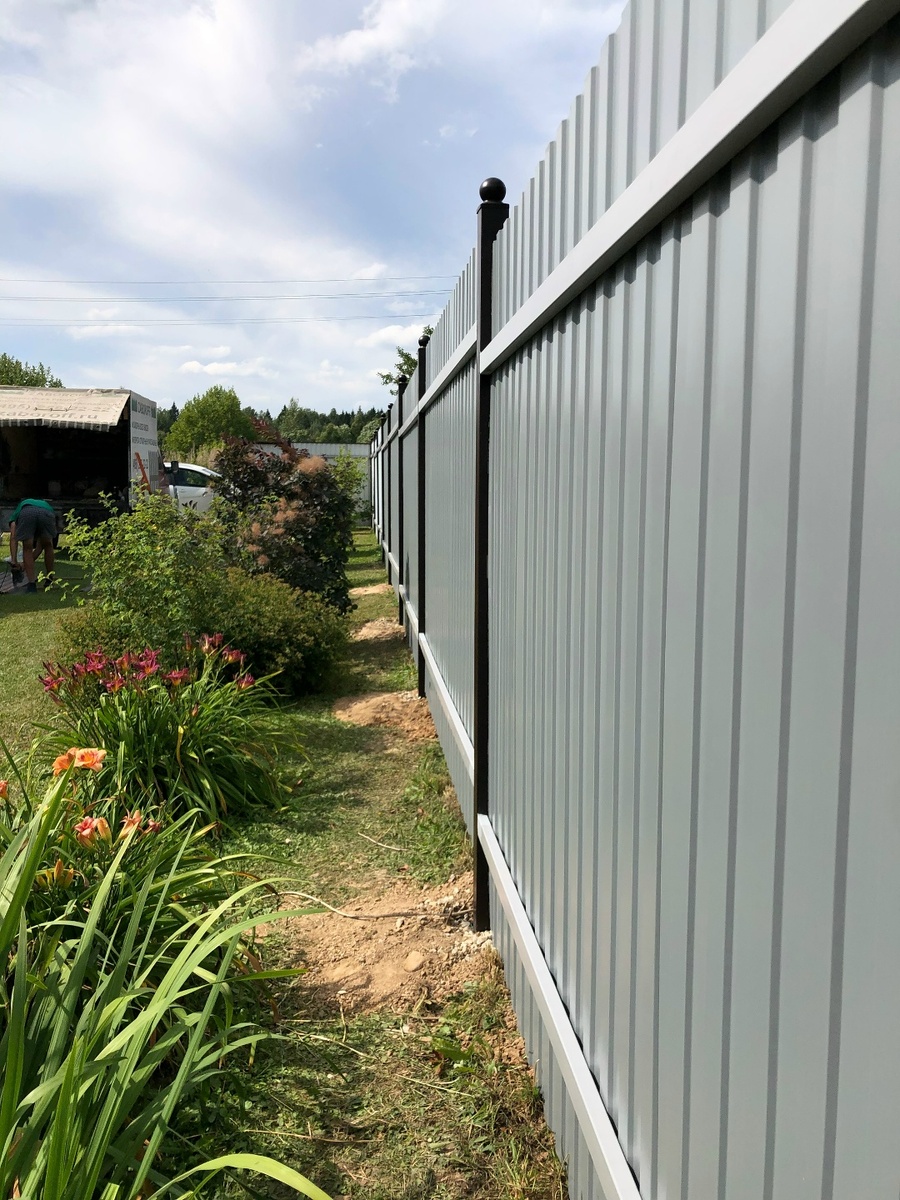 Купить хороший забор из профнастила от компании Заборофф