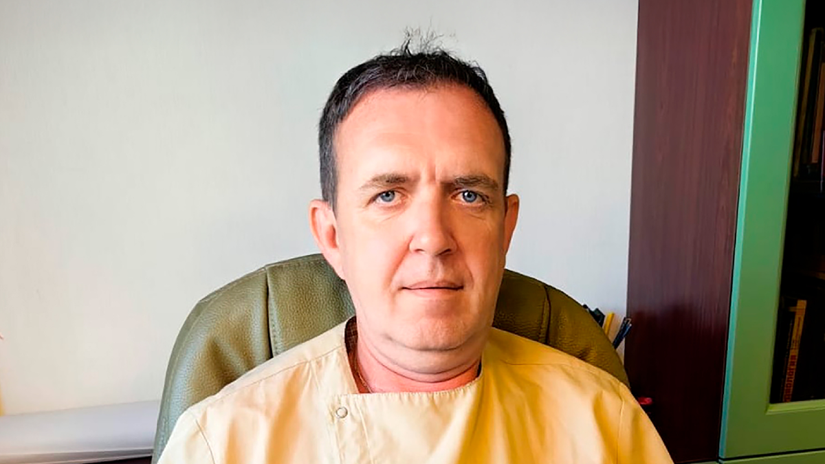 Практикующий врач-офтальмолог, старший преподаватель кафедры «Челюстно-лицевая хирургия» Медицинского института Пензенского государственного университета Виктор Жубанов.