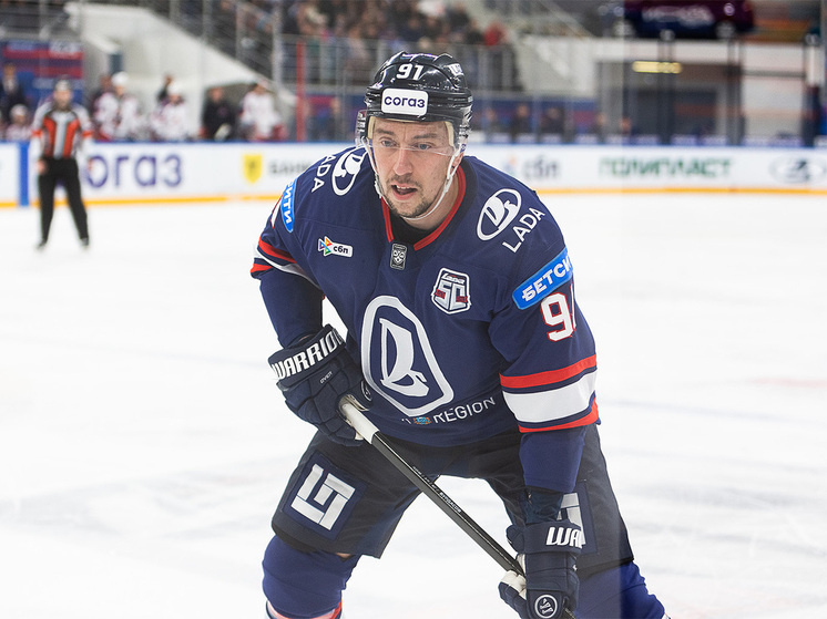     Антон Бурдасов. Фото: Андрей Холмов/ХК «Лада»