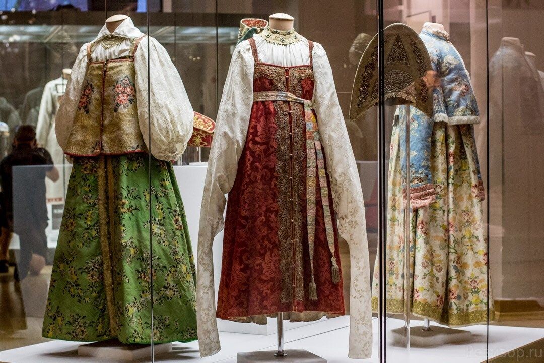 Российский этнографический музей. Здесь есть передвижная выставка «Русский народный костюм»