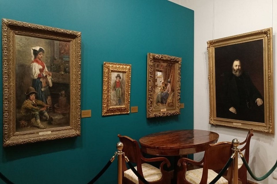    На выставке представлено около 150 картин и предметов декоративно-прикладного искусства. Татьяна ПЕТУНИНА