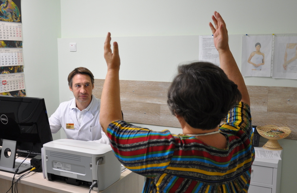 Тимофей Ткач - врач-физиотерапевт, реабилитолог отделения ранней медицинской реабилитации НМИЦ онкологии Минздрава России 