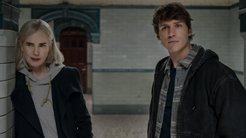 Источник media.myshows.me