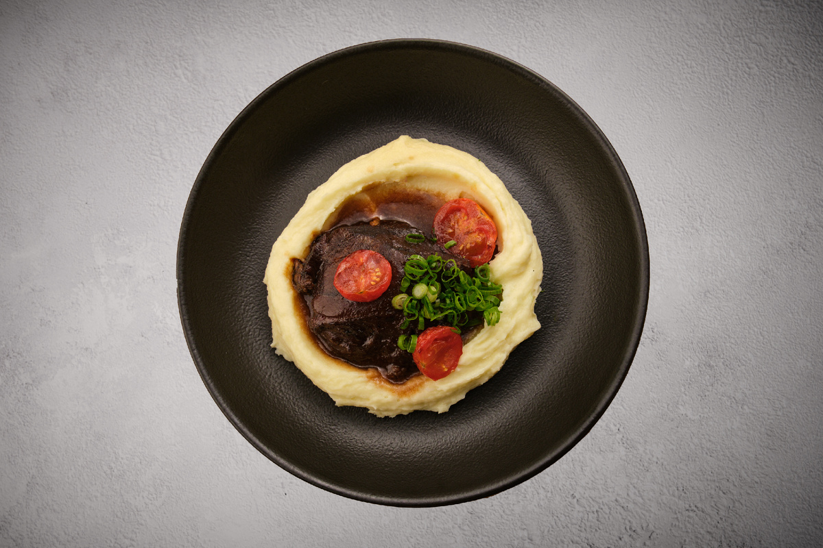 Томленные щеки с пюре