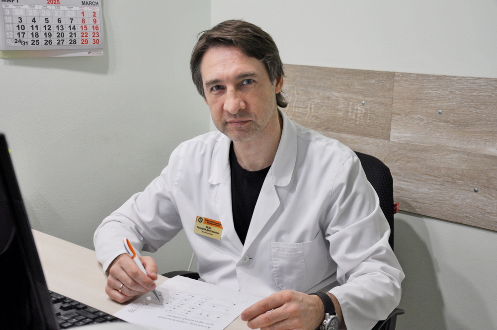 Тимофей Ткач - врач-физиотерапевт, реабилитолог отделения ранней медицинской реабилитации НМИЦ онкологии Минздрава России