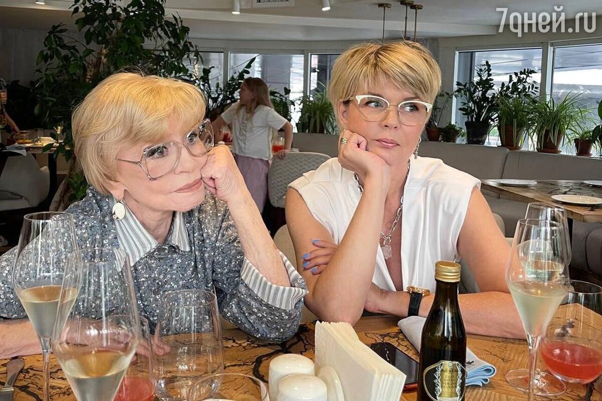    Юлия Меньшова и Вера Алентова Социальные сети