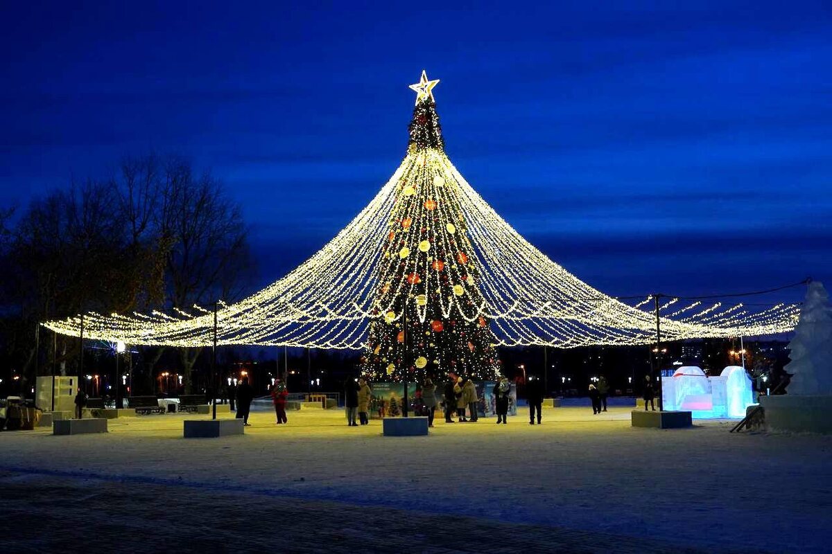 Общегородские мероприятия и самый большой каток под открытым небом – лёд Байкала 
