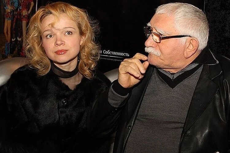 Армен Джигарханян и Виталина Цымбалюк-Романовская