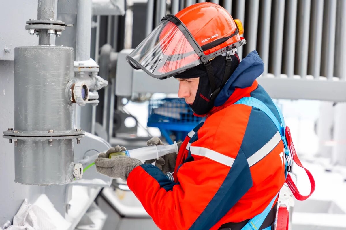    В Югре повысили надежность электроснабжения двух нефтяных месторождений