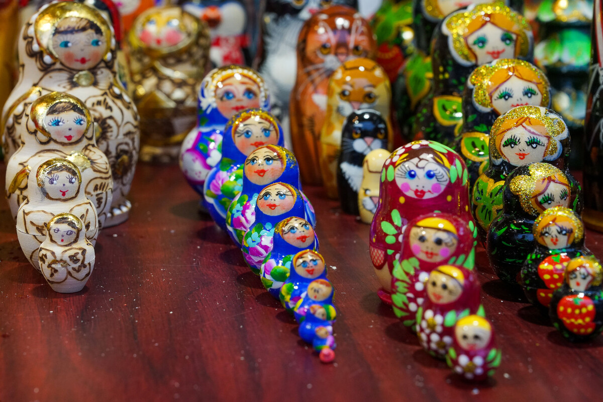Матрешки на Рождественском рынке в Риге © Sputnik
