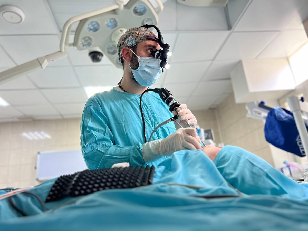 На фото кандидат медицинских наук, эксперт по лор-патологиям Клиники уха, горла и носа Горин Дмитрий Семенович