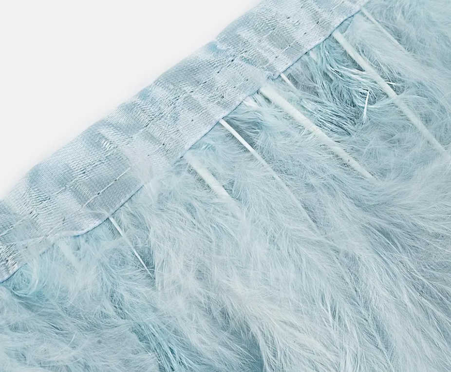 Перья на ленте