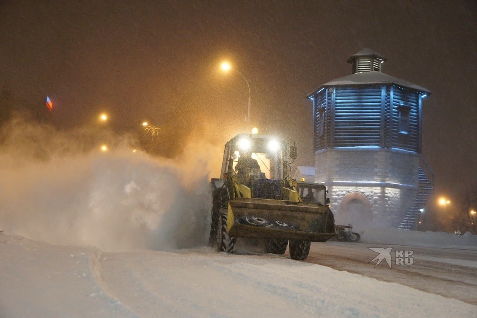    Екатеринбург в новогоднюю ночь будут убирать от снега 260 машин Алексей БУЛАТОВ