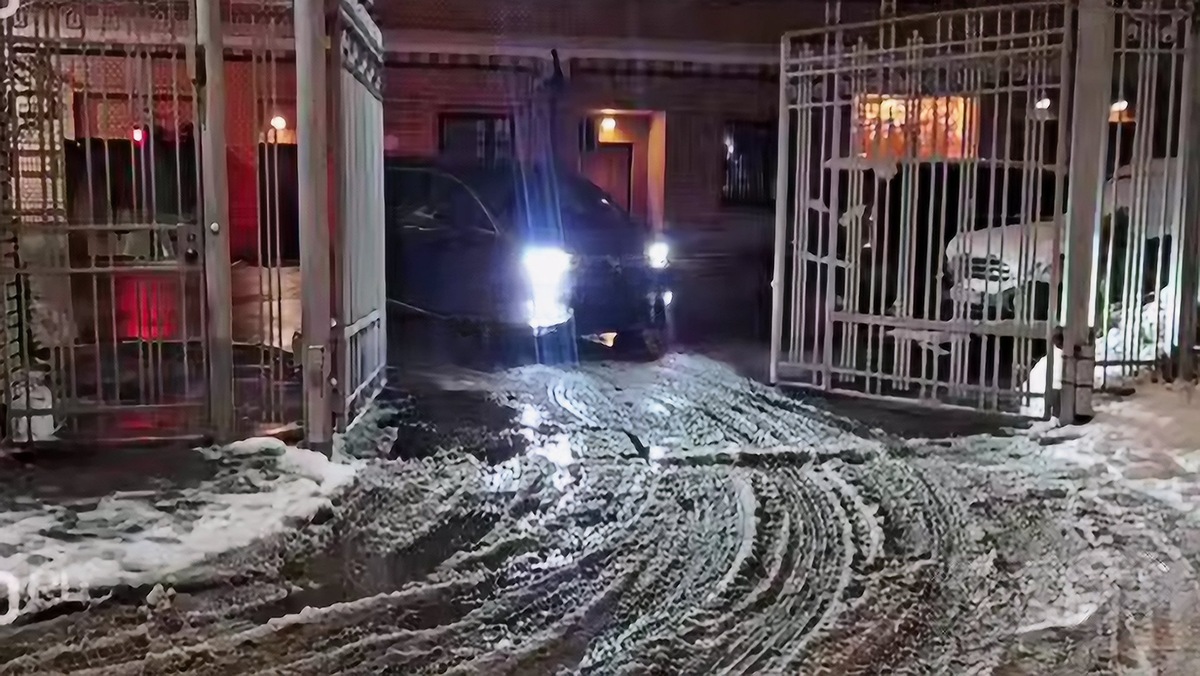 Та самая машина с вещами. Скриншот телеканала 360