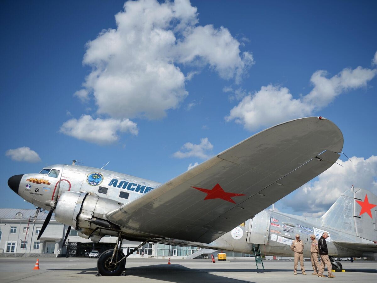   Один из исторических самолетов DC-3 Дуглас | © РИА Новости / Павел Лисицын