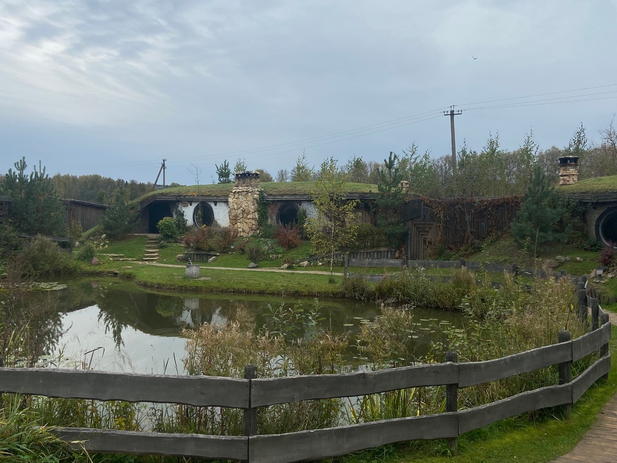 Домики хоббитов