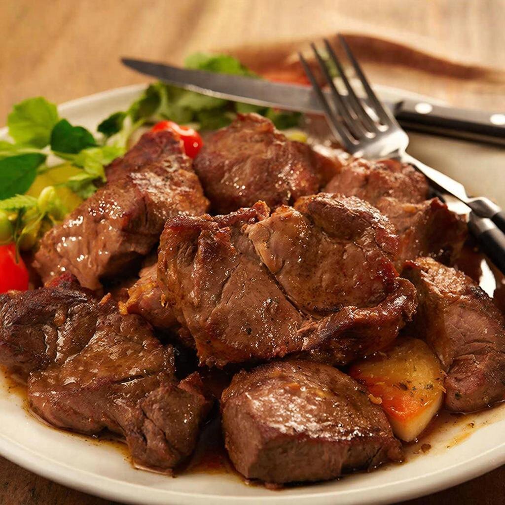 Жаркое из говядины в коньячном маринаде: Изысканный вкус и аромат 