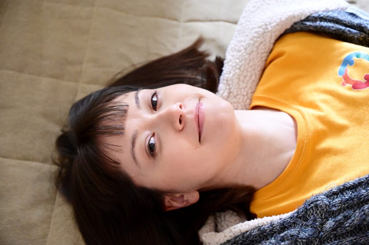 Актриса Александра Волкова на съёмках сериала «Сыграй моего мужа»