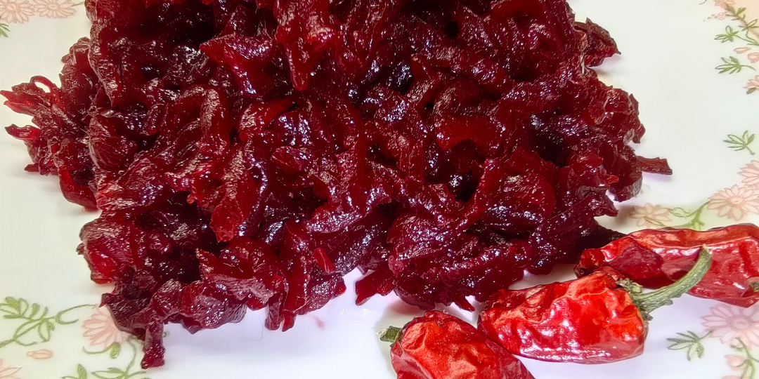 10 новогодних салатов из простой свеклы. И два способа приготовления без варки