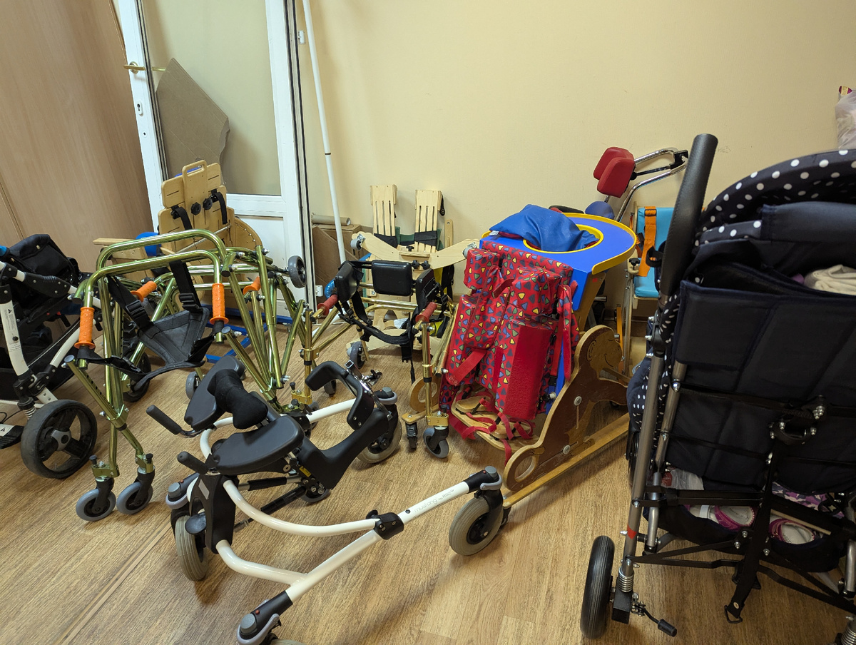 И это не простые коляски :(