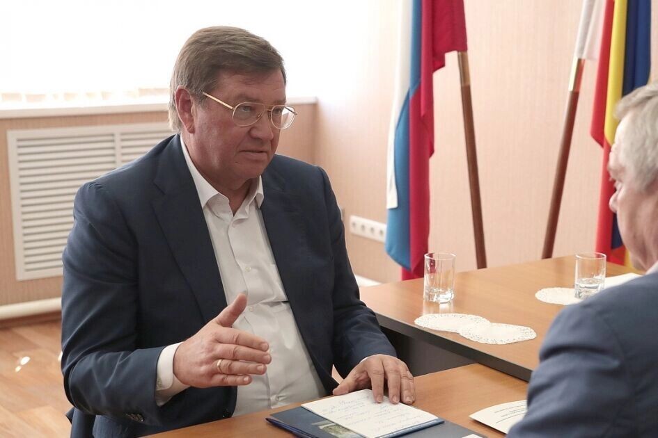    Позднее у семейства Борзенко обнаружилось 172 объекта недвижимости, по тогдашней стоимости в 300 миллионов рублей   donland.ru