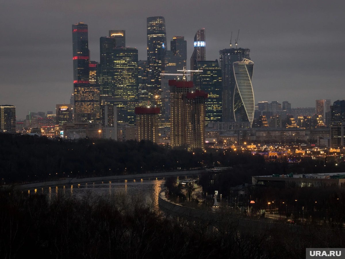     Киркорову дали пол года освободить берег на Москве-реке