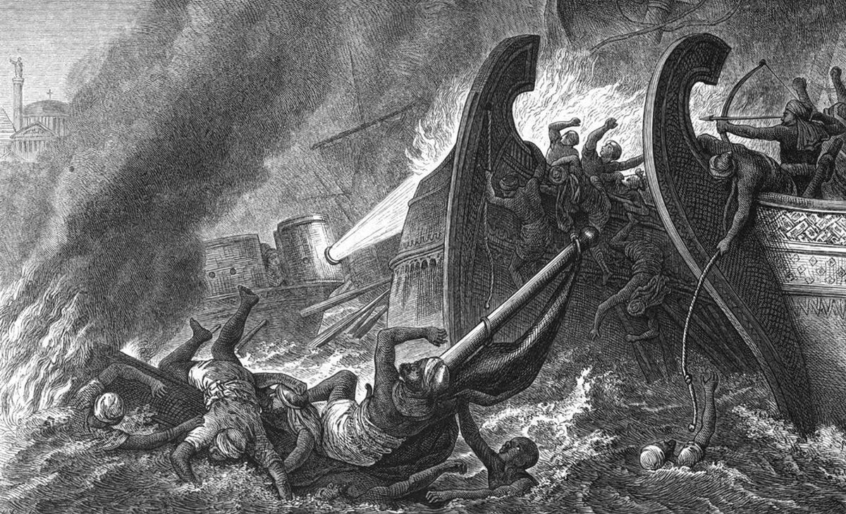 Во время осады византийцы впервые применили секретное оружие, известное как греческий огонь