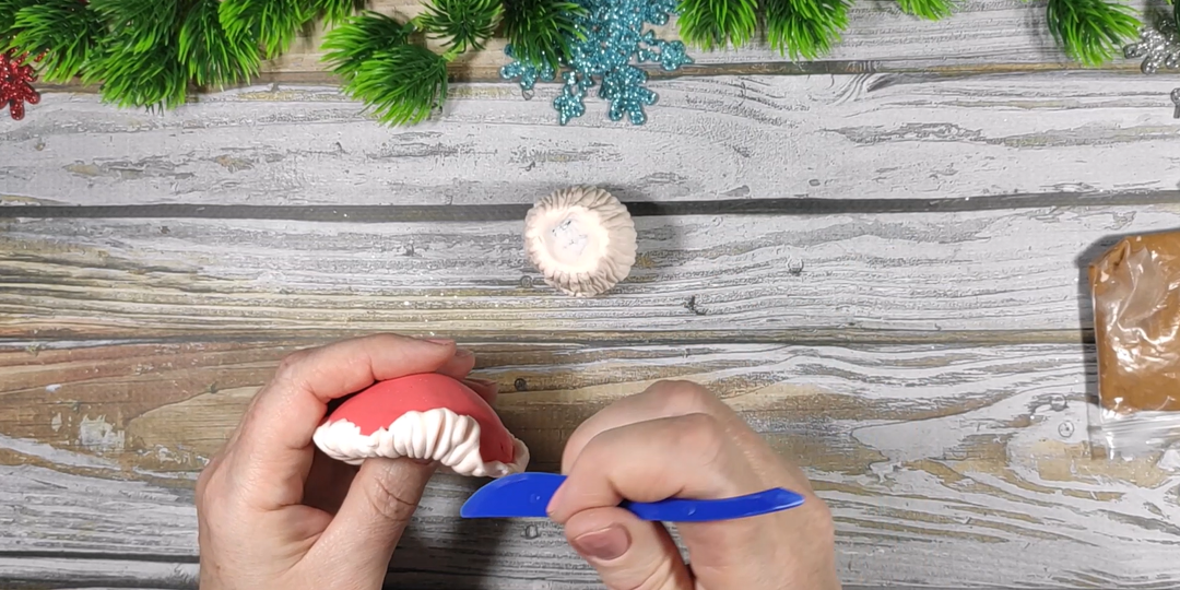 ЕЩЁ ОДНА ЁЛОЧНАЯ ИГРУШКА ДОМИК И ХВАТИТ. Поделки из лёгкого пластилина.