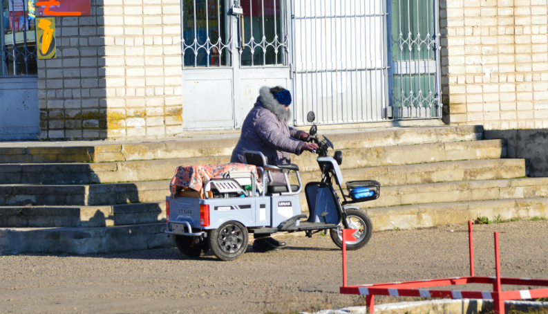 Фото автора. Декабрь 2025. Пред Новогодняя станица. По коням!
