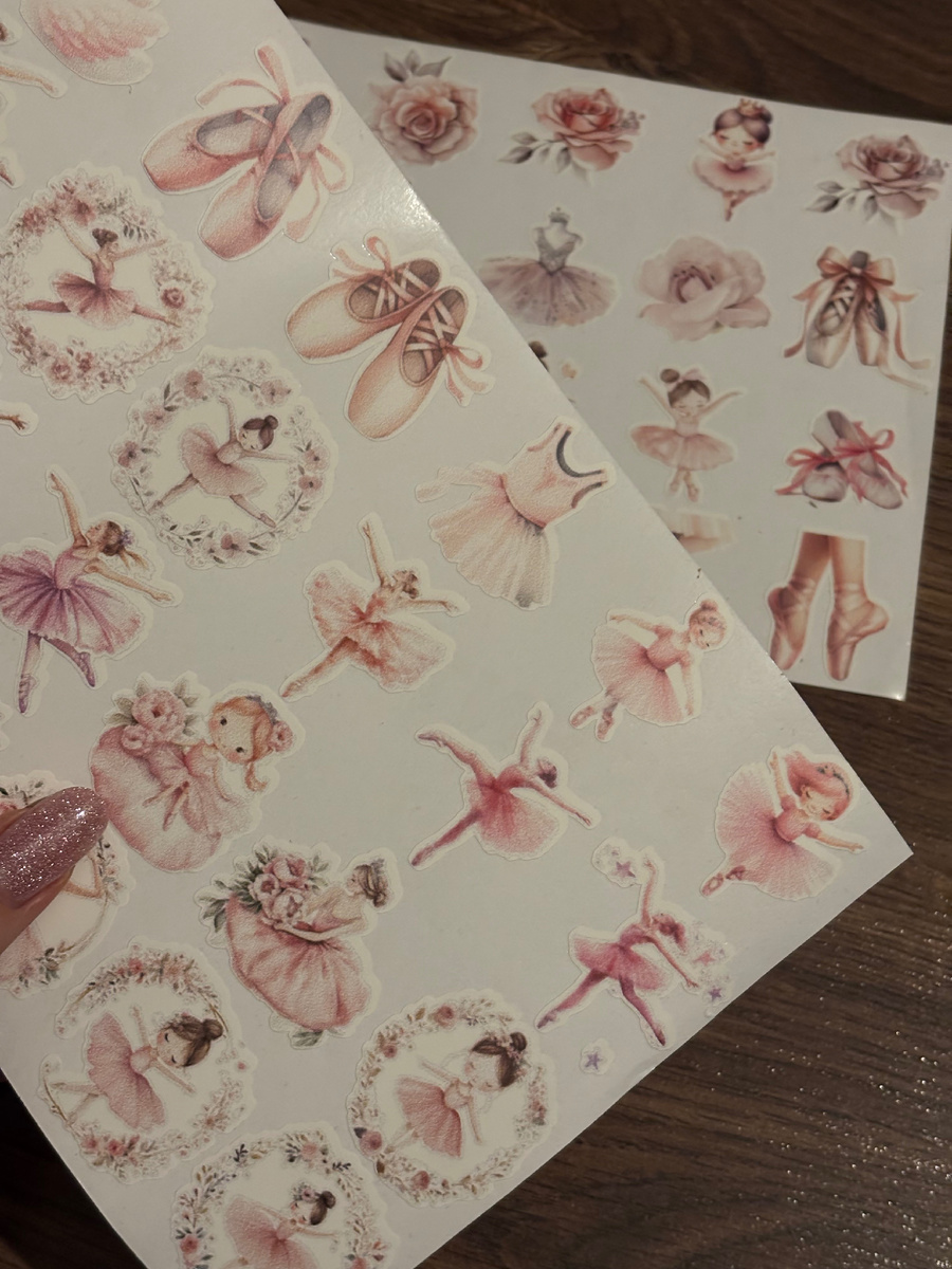 Купила для своих маленьких принцесс)