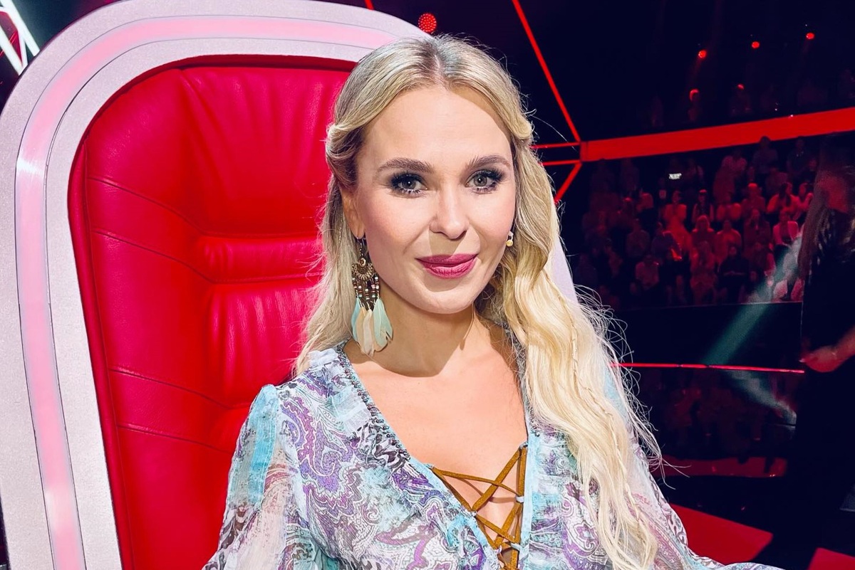     «Я должна поцеловать 79 человек, несмотря на вирусы»: Пелагея оказалась под капельницей после болезни Анны Asti