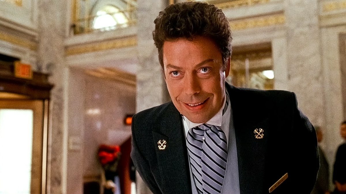 Тим Карри неподражаем даже в небольших ролях.