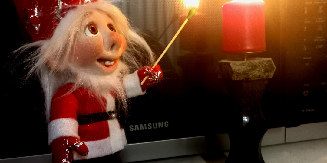 Гном-поджигатель. Игрушка для поднятия настроения.