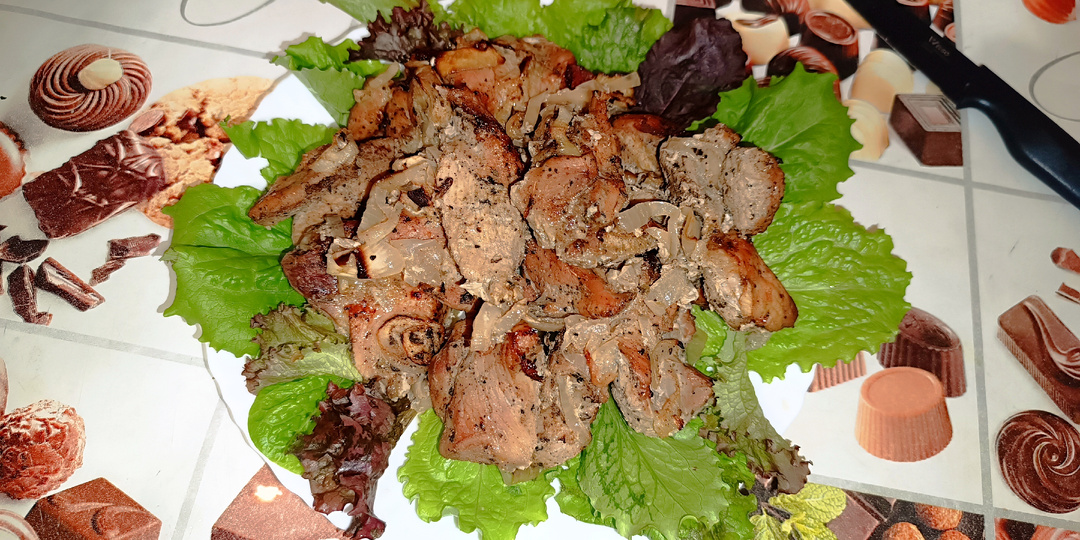 Ответ подписчику или ужин по-нашему: как я запек килограмм свинины по старинному рецепту