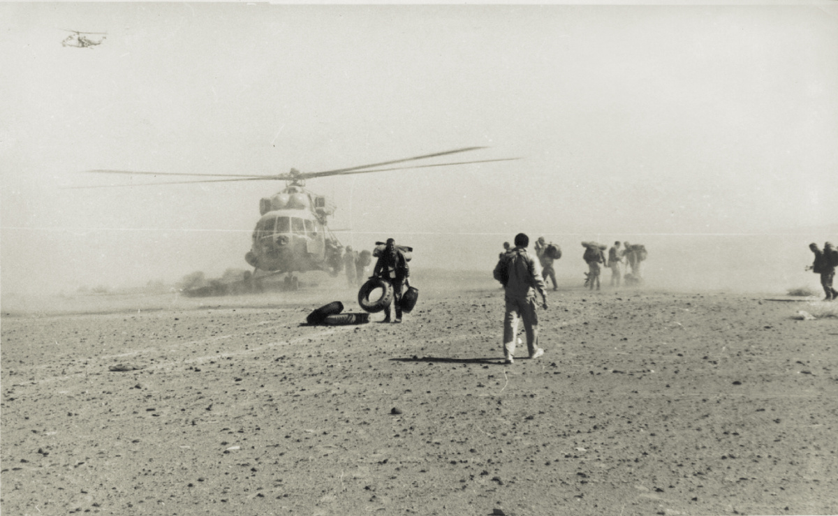 Эвакуация группы разведчиков после успешного боя. Афганистан