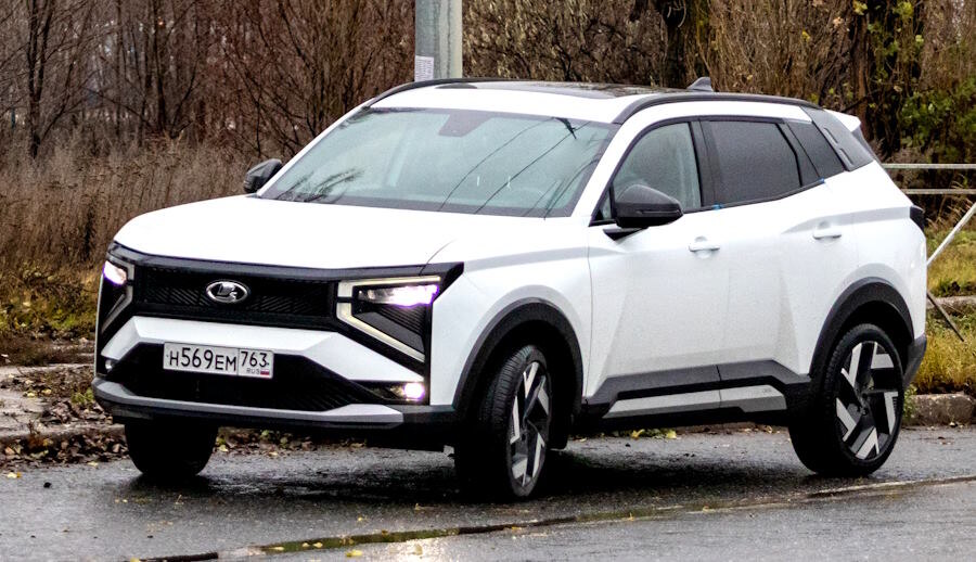 Новейший кроссовер от АвтоВАЗа: названа уточнённая дата запуска