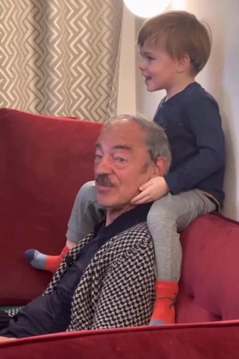    Михаил Боярский с внуком Социальные сети