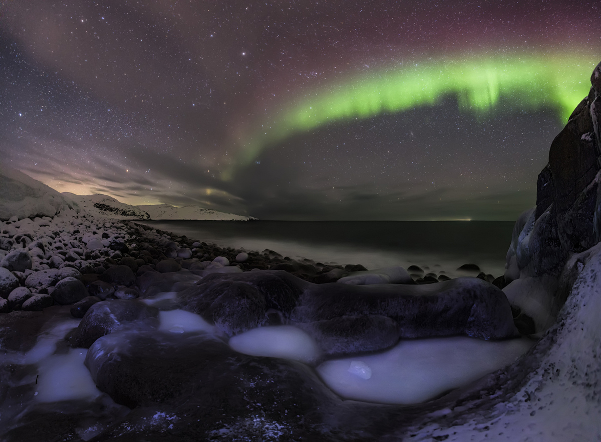 Северное сияние на побережье Баренцева моря, Териберка. Фото: Елена Пахалюк
