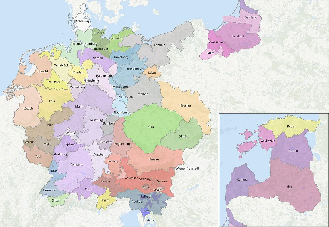 Карта, показывающая, что Священная Римская империя охватывала обширные территории в центре Европы — от Нидерландов на западе до современной Литвы на востоке. Епархии Священной Римской империи